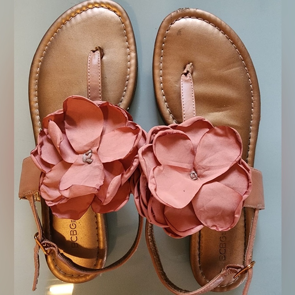 BCBG - sandal size women 6M - Picture 2 of 4